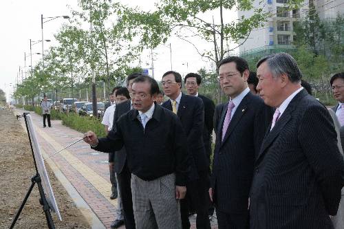 동탄2지구 방문, 투기 단속반 직원 격려 및 현장 브리핑 (2007/06/05) - 포토이미지