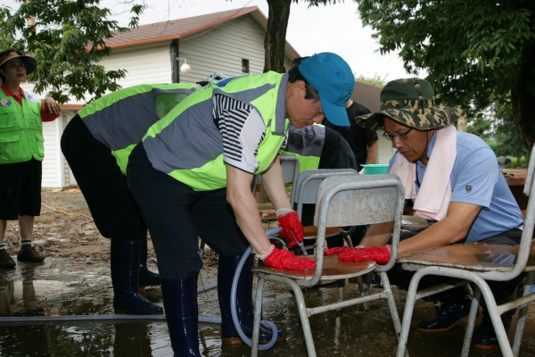집중호우 피해지역 자원봉사 - 포토이미지