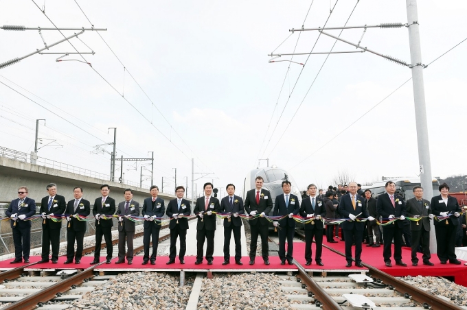 Construction of the Test Rail Track is complete, laying the foundation for the railroad safety and the industrial development 포토이미지