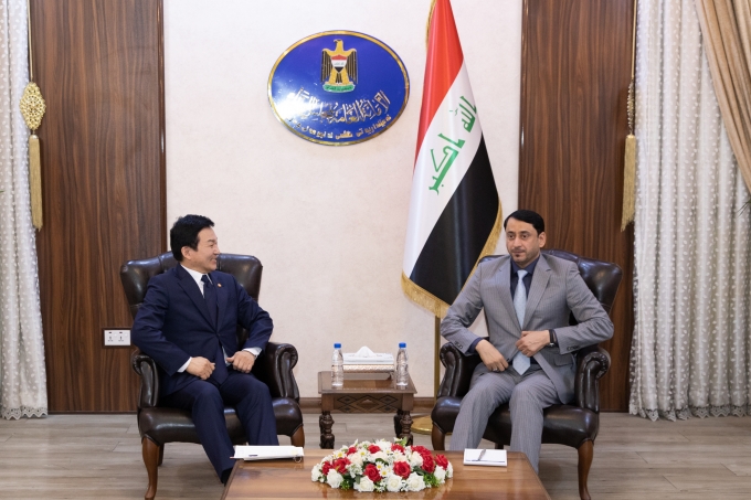 Meetings in Iraq with Minister of Trade, Deputy Minister of Transport, and Secretary-General of the Iraqi Cabinet Secretariat 포토이미지
