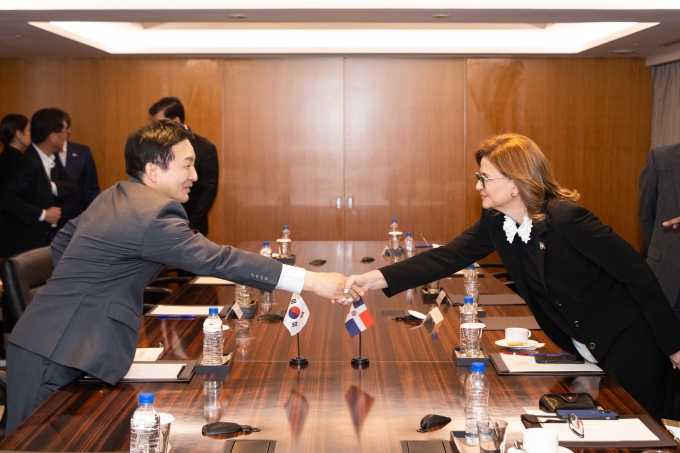 MOLIT Minister Meeting with Vice President of the Dominican Republic 포토이미지
