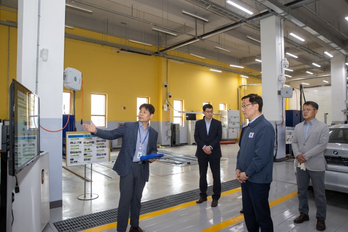 All-out Efforts to Develop and Distribute Technical Inspection Technologies for Electric & Hydrogen Vehicles, and Automated Driving Cars 포토이미지