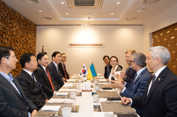 Strengthening Cooperation for Recovery and Reconstruction of Ukrainian with its Parliamentarian Partnership 포토이미지