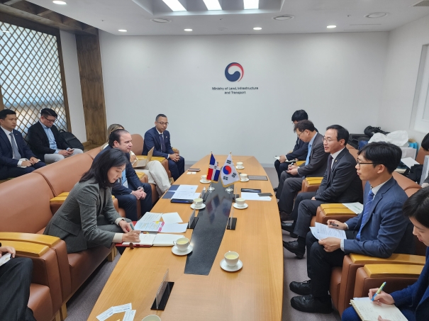 Continue to Promote Infrastructure Cooperation with Dominica 포토이미지