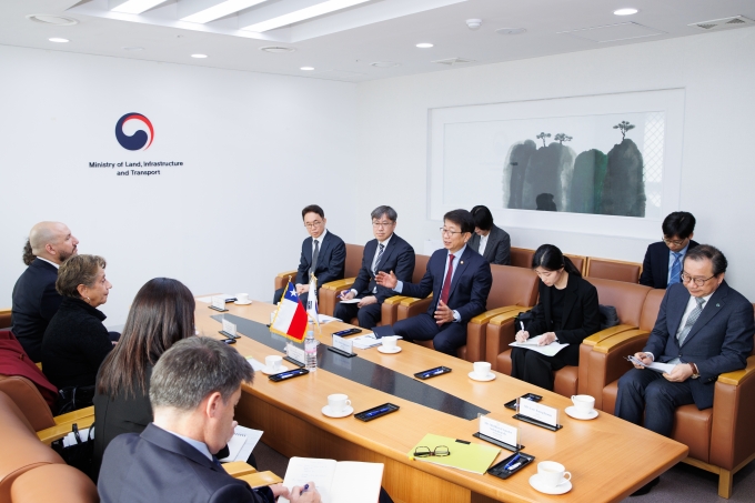 Korea and Chile Strengthen Cooperation in Investment and Development Projects 포토이미지