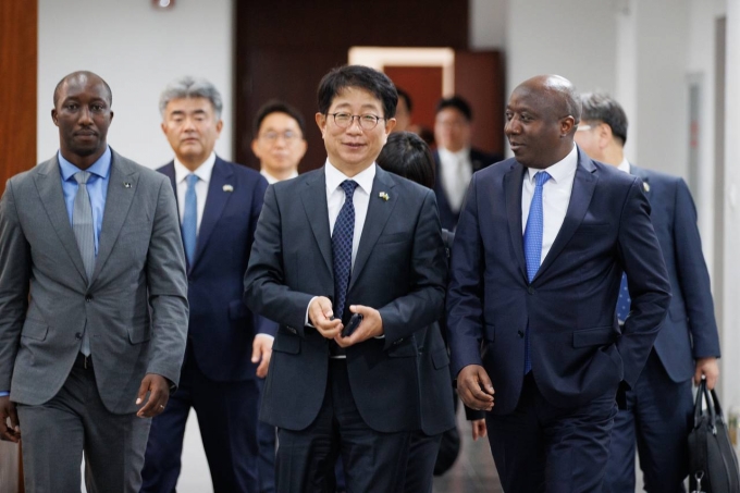 Rwanda to be a Bridgehead for Strengthening Infrastructure Cooperation in Afric 포토이미지