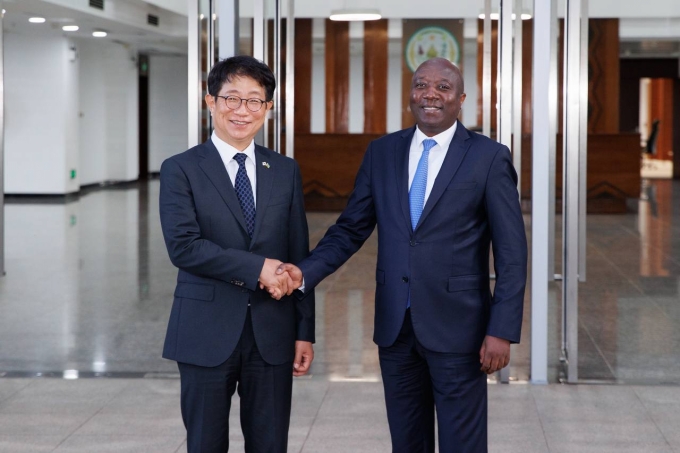 Rwanda to be a Bridgehead for Strengthening Infrastructure Cooperation in Afric 포토이미지