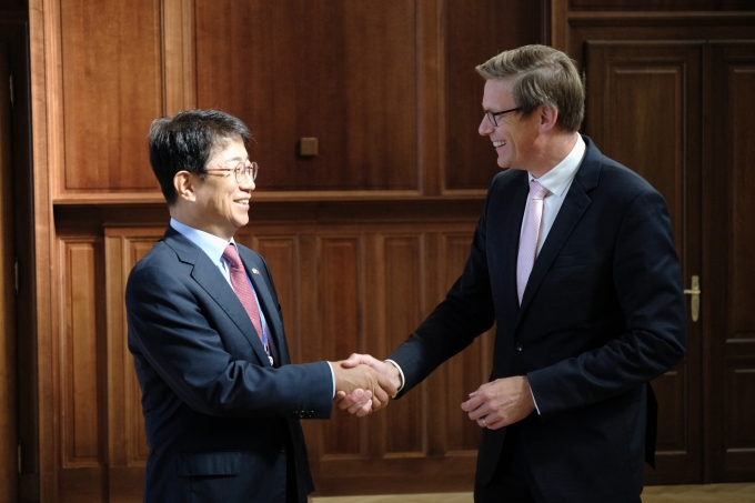 Korea and the Czech Republic Expand Cooperation in Transportation and Infrastructure 포토이미지