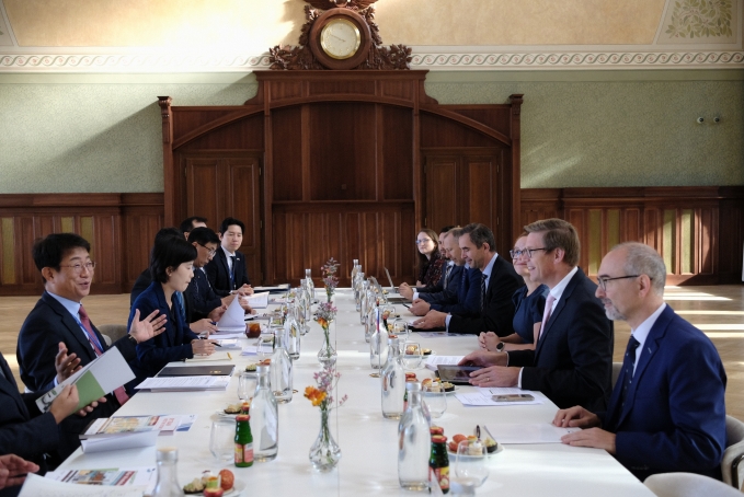 Korea and the Czech Republic Expand Cooperation in Transportation and Infrastructure 포토이미지