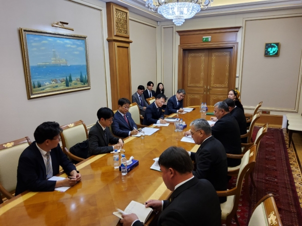 Initiatives for Extensive Cooperation with Turkmenistan 포토이미지