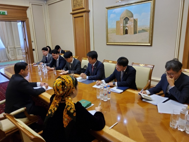 Initiatives for Extensive Cooperation with Turkmenistan 포토이미지