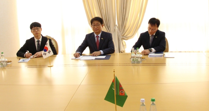 Initiatives for Extensive Cooperation with Turkmenistan 포토이미지