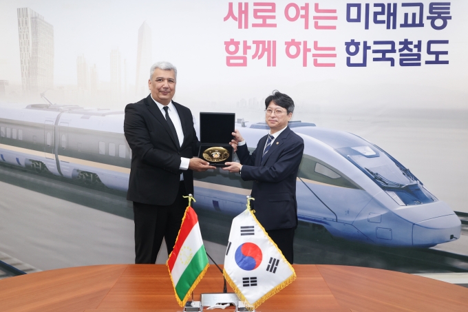 Comprehensive Railway Cooperation with Tajikistan 포토이미지