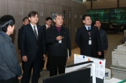 철도 관제센터 순시중인 서승환 장관