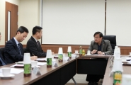 건의사항 청취중인 서승환 장관