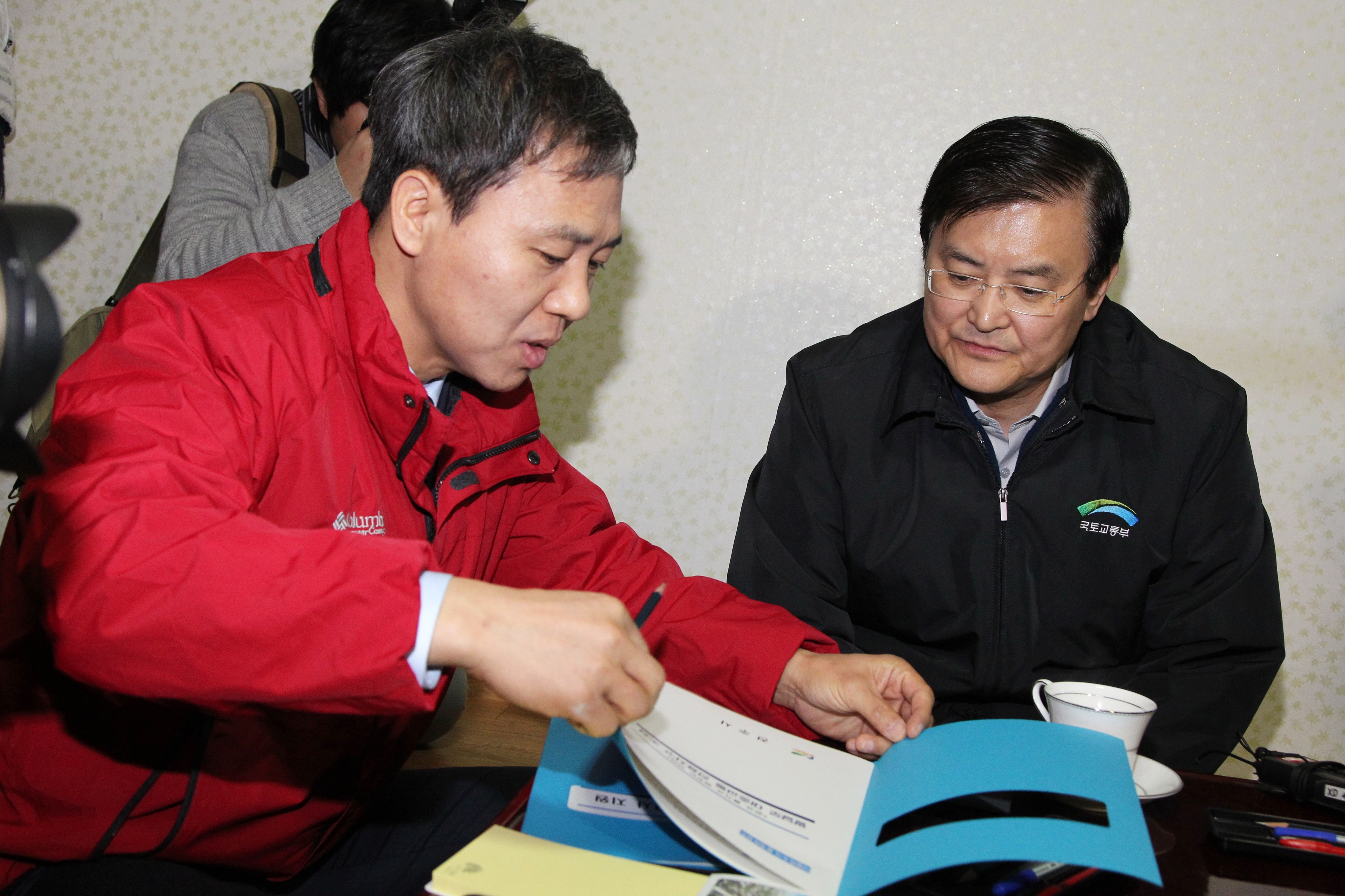 서승환 국토장관, 전주 부도임대주택 방문 - 포토이미지