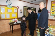 강호인장관, 세종전통시장 지역아동센터 방문해 물가 점검 및 명절 물품 전달