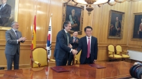 강호인장관, 스페인 손잡고 제3국 공동 진출, 인프라교통협력 양해각서 체결