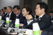 판교 제2테크노밸리 기업지원허브 방문 및 확대 경제장관회의 개최