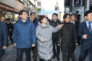 김현미 장관, 대전 도시재생사업지역 및 지역상가 방문