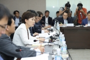 김현미 장관, 노선버스 근로시간 단축 적용에 따른 전국 17개 시도 부단체장 회의를 개최