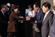 김현미 장관, 제32회 육운의 날, 업계 '육운산업 발전 결의문' 채택