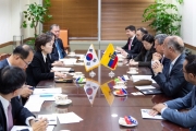 김현미 장관, 에콰도르 공공교통건설부 장관 면담 인프라 협력 MOU 체결