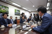 김현미 장관, 부울경 지자체장 동남권 신공항 면담