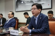 김현미 장관, 부울경 지자체장 동남권 신공항 면담
