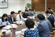 김현미 장관, “쪽방·고시원·아동 빈곤가구 주거지원 최우선적으로 살필 것” 강조