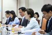 김현미 장관, “쪽방·고시원·아동 빈곤가구 주거지원 최우선적으로 살필 것” 강조