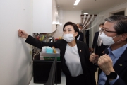 김현미 장관, 고양시 공공임대주택 방문