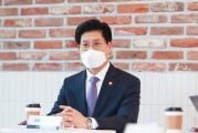 노형욱 장관, 첫 현장행보... 테마형 청년주택 “아츠스테이” 찾아