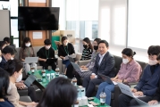 국토부 장관 기자실 방문 사진