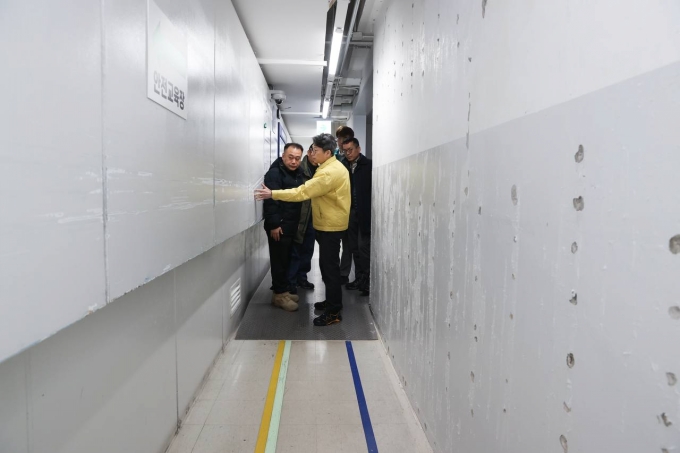 홍지선 2차관 취임 첫 현장 행보로 쿠팡 물류센터 시설 점검 - 포토이미지