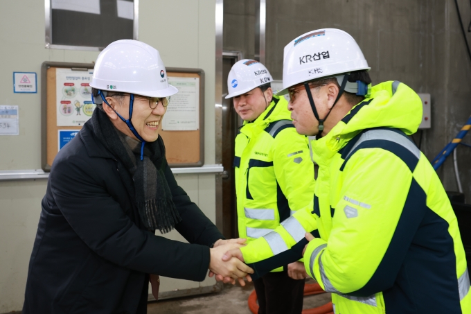 김윤덕 장관 “겨울철 제설 한 치의 방심 없어야” - 포토이미지
