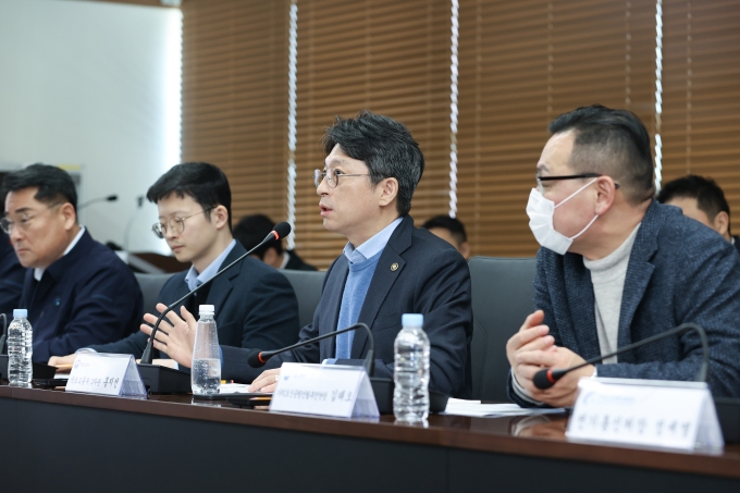 홍지선 2차관 “가덕도신공항 차질 없이 추진” - 포토이미지