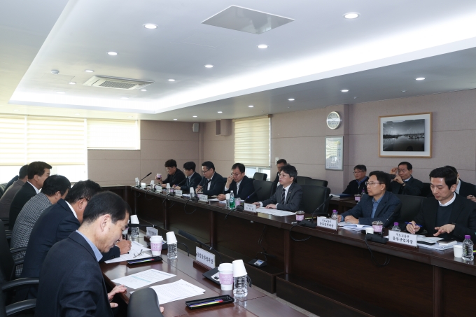 홍지선 2차관 고유가 극복을 위한 교통 · 물류업계 간담회 개최 - 포토이미지