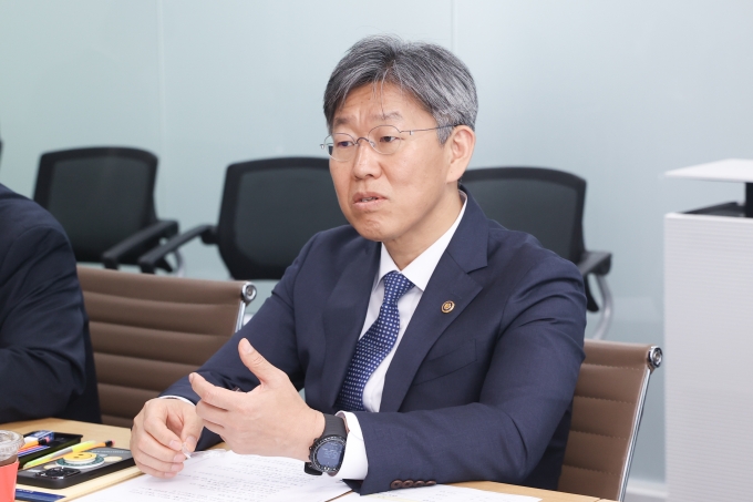 김이탁 1차관 “수도권 주택시장 속도 없이 안정 없어” - 포토이미지