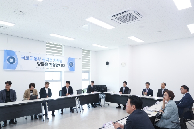 홍지선 제2차관 충북 청주 주차로봇 현장점검 - 포토이미지