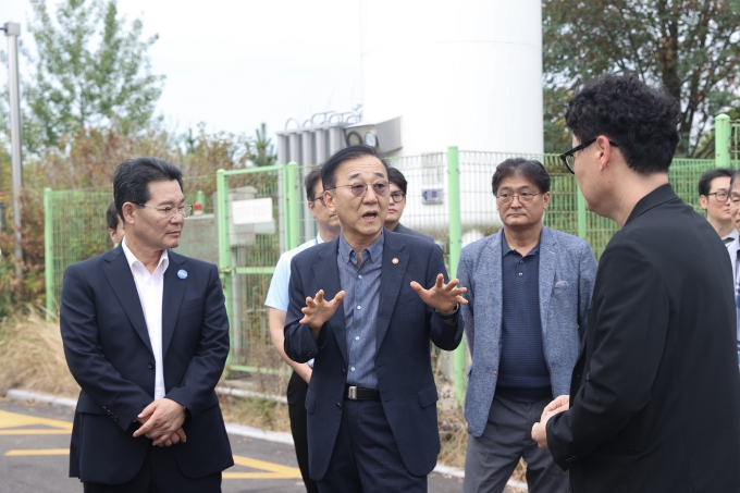김윤덕 장관 부안군 수소도시 사업 현장 방문 - 포토이미지