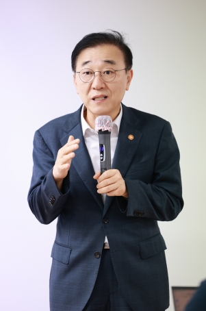 국토부장관 서울시장 면담 이후 사후 브리핑 - 포토이미지