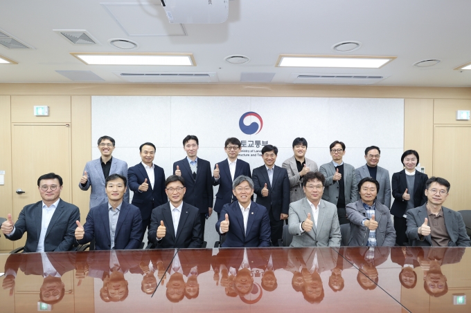 김이탁 제1차관 모듈러주택 활성화를 위한 협의체 개최 - 포토이미지