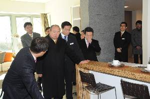 에너지 제로 주택 '그린투마로우'방문